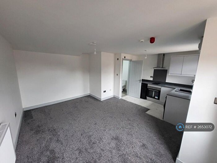 Studio To Rent In St. James Lane, Coventry, CV3