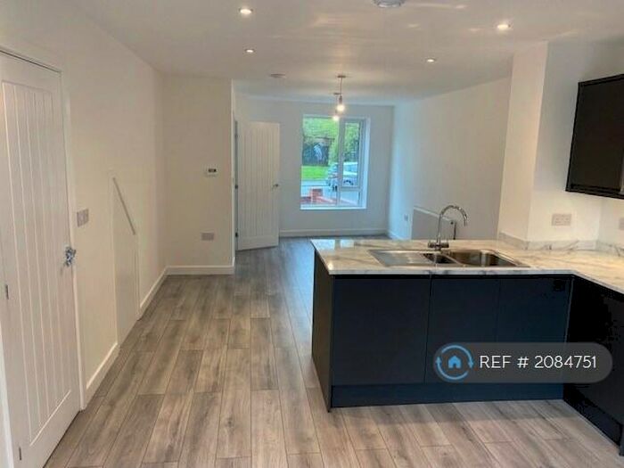 4 Bedroom Terraced House To Rent In Moss Lane East, Manchester, M14