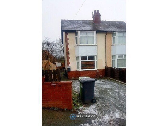 2 Bedroom Semi-Detached House To Rent In Woodhouse Grove, Huddersfield, HD2