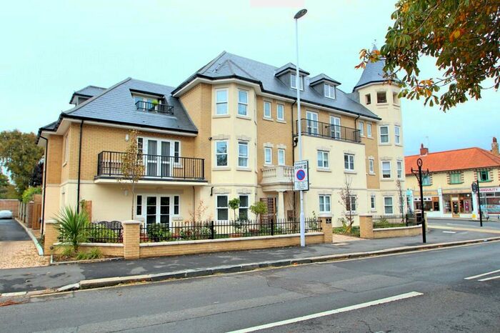 2 Bedroom Apartment To Rent In Langthwaite House, Heene Road, Worthing, West Sussex, BN11