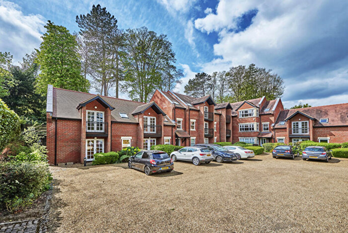 2 Bedroom Apartment To Rent In Trevelyan Place, St. Stephens Hill, St. Albans, Hertfordshire, AL1