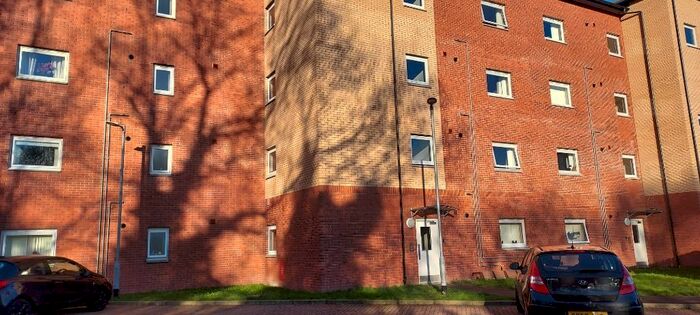 2 Bedroom Flat To Rent In Myers Court, Uddingston, G71