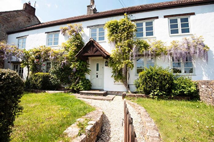 4 Bedroom Country House To Rent In Great Elm, BA11