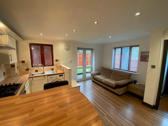 1 Bedroom Property To Rent In Surrey Close, Totton, Southampton, SO40