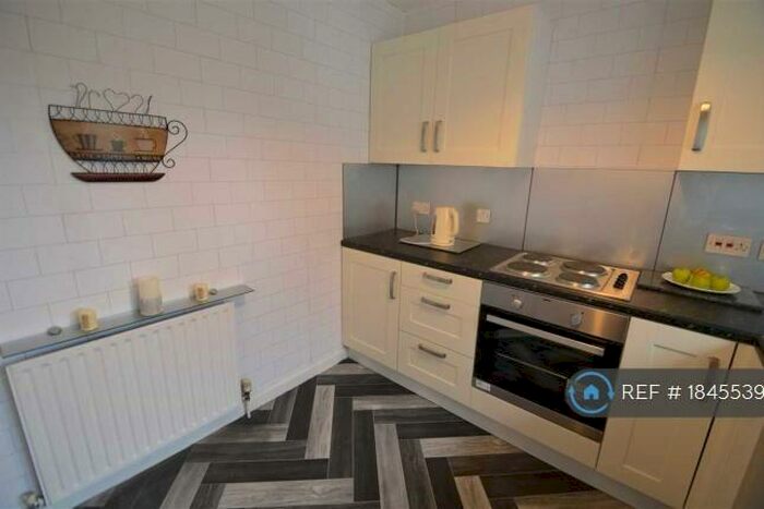 1 Bedroom Flat To Rent In Dunkeld Place, Hamilton, ML3