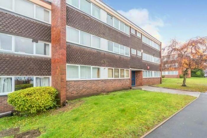 2 Bedroom Flat To Rent In Cedarhurst, Tennal Road, Harborne, Birmingham, B32