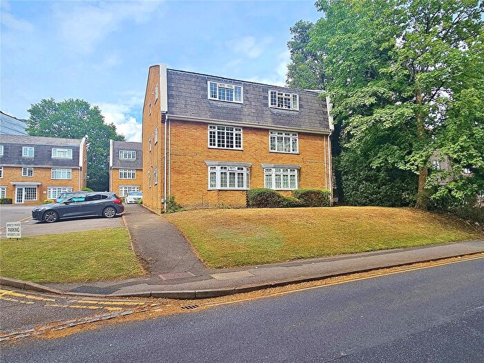 1 Bedroom Flat To Rent In The Birches, Woking, Surrey, GU22