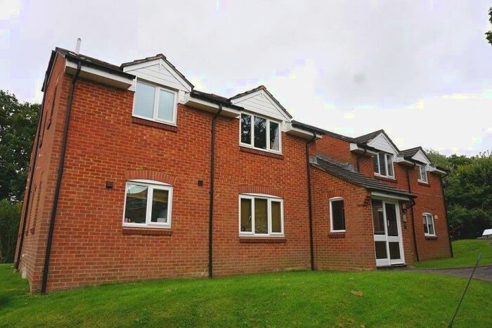 Studio To Rent In Hunting Gate Drive, Chessington, Surrey., KT9