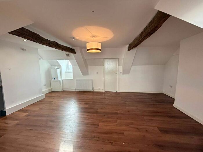 1 Bedroom Maisonette To Rent In King Street, Carmarthen, SA31