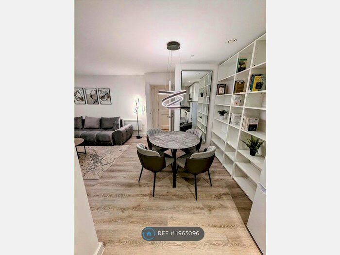 2 Bedroom Flat To Rent In Fox House, Derby, DE1