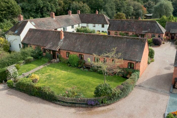 3 Bedroom Barn Conversion For Sale In Icknield Street, Beoley, B98