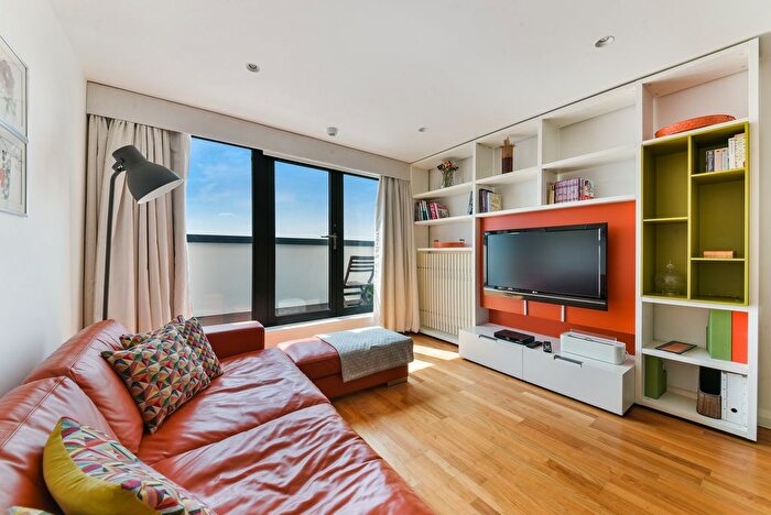 2 Bedroom Flat To Rent In Stanley Road, London, SW19