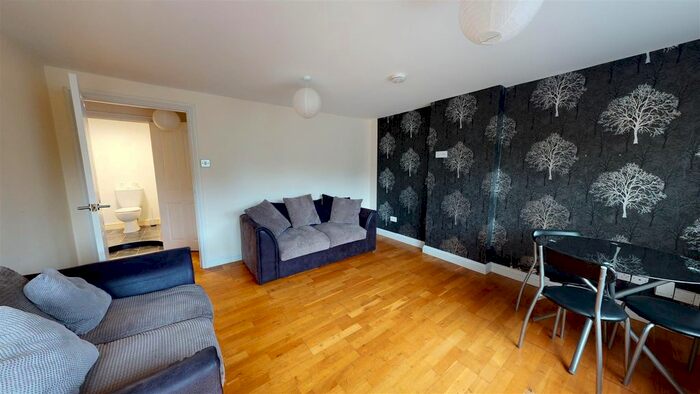 2 Bedroom Property To Rent In North Way, Headington, Oxford OX3