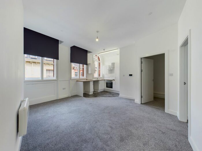 2 Bedroom Flat To Rent In Hull, Yorkshire, HU1