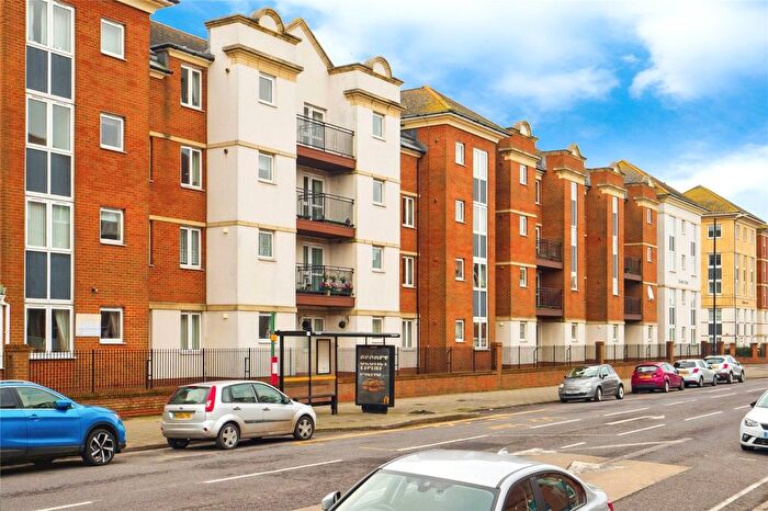 1 Bedroom Flat For Sale In Darwin Court, Cliftonville, CT9