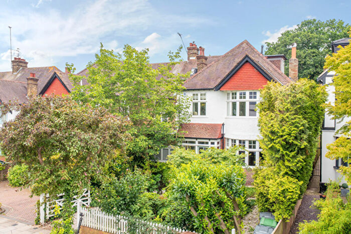 6 Bedroom House For Sale In Lanchester Road, London, N6