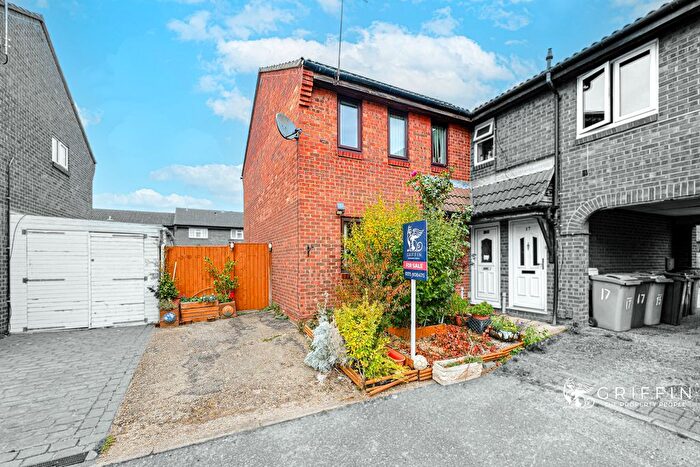 3 Bedroom Terraced House For Sale In Dryden Place, Tilbury, RM18