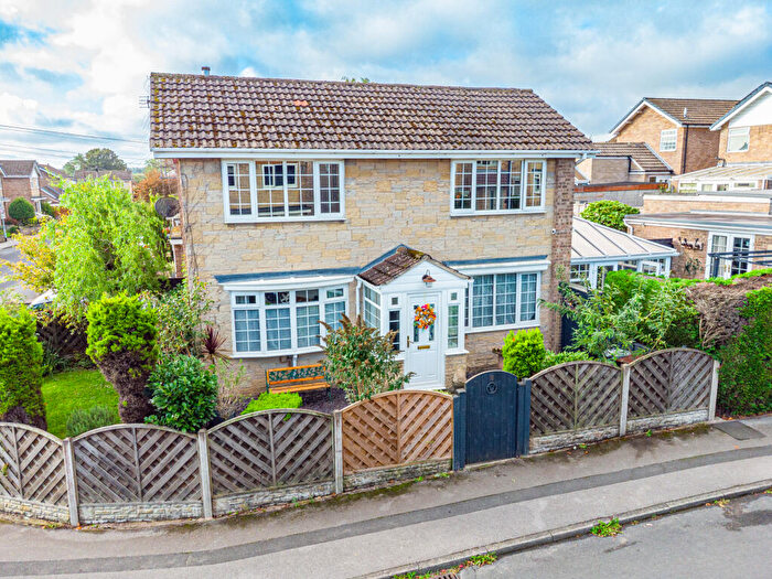 3 Bedroom Detached House For Sale In Beechfield, Leeds, LS12