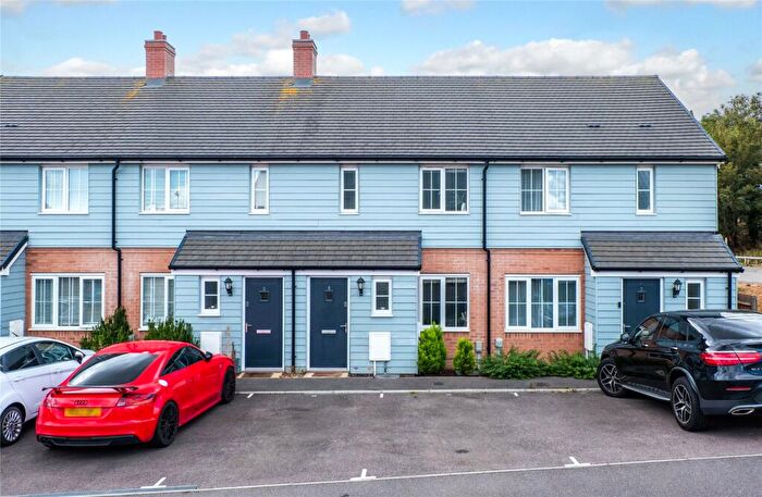 2 Bedroom Terraced House For Sale In Meadowsweet Mews, Gravesend, Kent, DA11