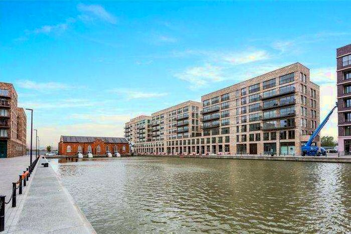 2 Bedroom Flat To Rent In Baillie Apartments, 31, Lockside Way, Royal Victoria Dock, Galleons Reach, London, E16