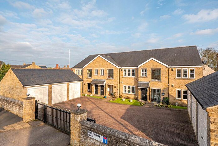 2 Bedroom Flat For Sale In Martingale Fold, Barwick In Elmet, Leeds, LS15