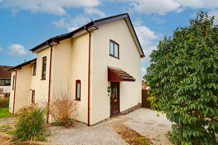 3 Bedroom Semi Detached House For Sale In West End! Sought After Village Location! Chain Free, SO30