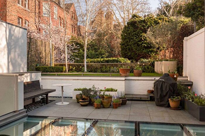 4 Bedroom Detached House For Sale In Netherhall Gardens, London, NW3