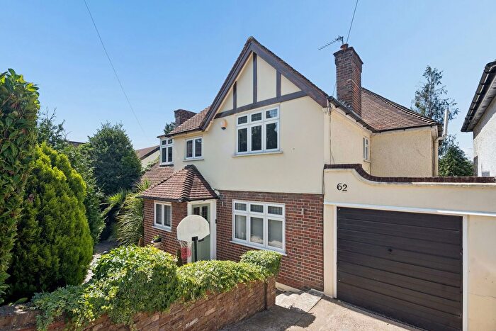 4 Bedroom Detached House For Sale In Woodwaye, Watford, WD19