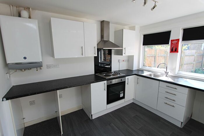 1 Bedroom Flat To Rent In Booth Meadow Court, Northampton, NN3