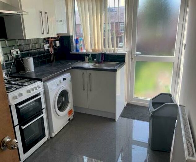 4 Bedroom End Of Terrace House To Rent In *&#;pppw* Rolleston Drive, Lenton, NG7