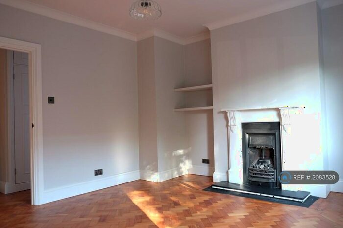2 Bedroom Flat To Rent In Lee Terrace, London, SE3