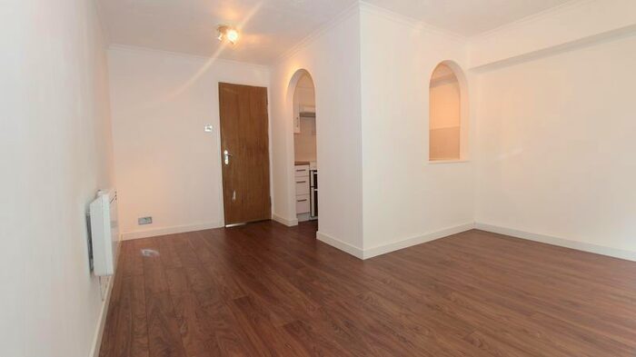 1 Bedroom Flat To Rent In St. Pauls Rise, London, N13