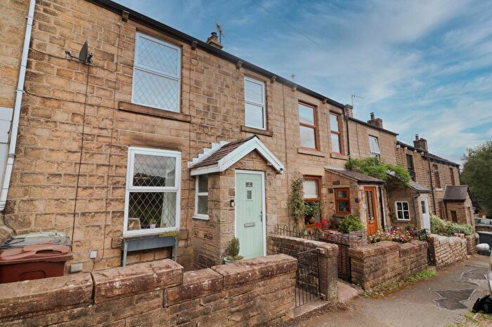 3 Bedroom Terraced House For Sale In Chunal Lane, Glossop, SK13
