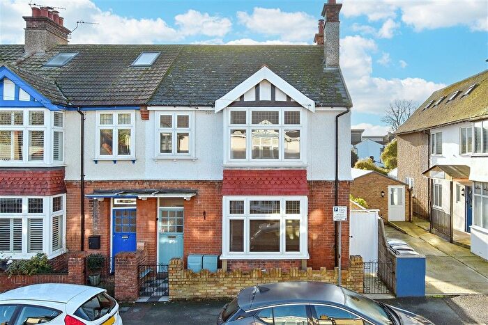1 Bedroom Flat For Sale In Stanhope Road, Deal, Kent, CT14