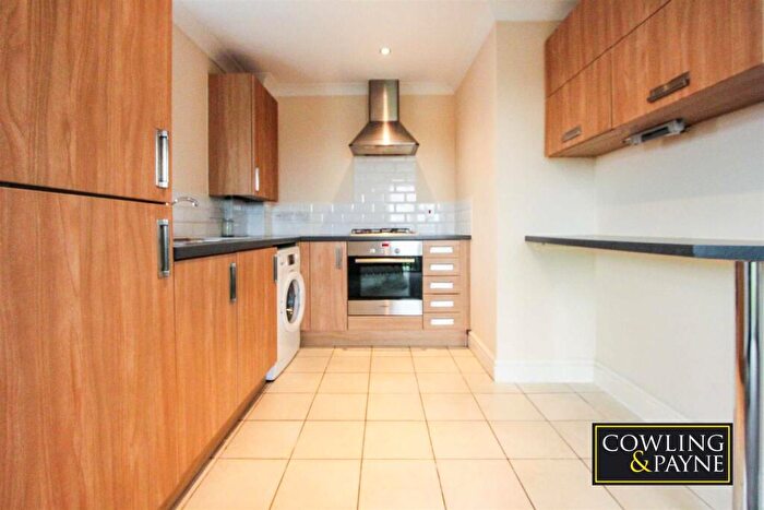 2 Bedroom Apartment To Rent In The Approach, SS6