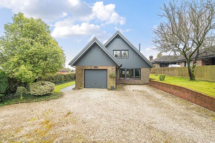 3 Bedroom Detached House For Sale In Christmas Hill, South Wonston, SO21