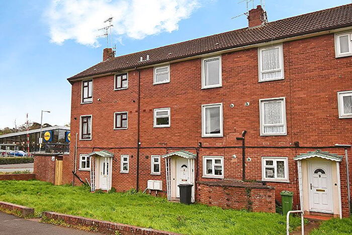 2 Bedroom Maisonette For Sale In Burnthouse Lane, Wonford, Exeter, EX2