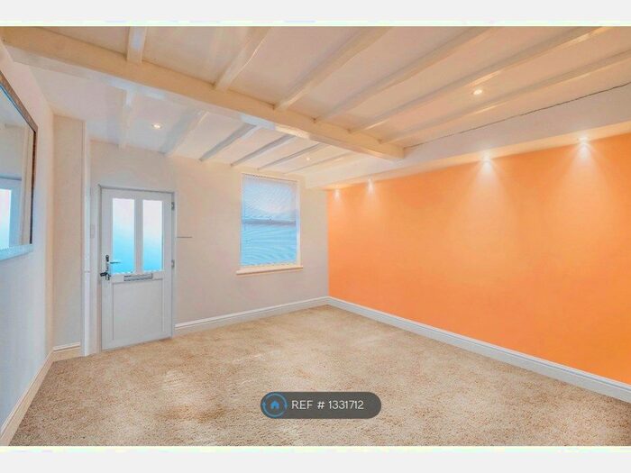 2 Bedroom Terraced House To Rent In Park Street, Stourbridge, DY8