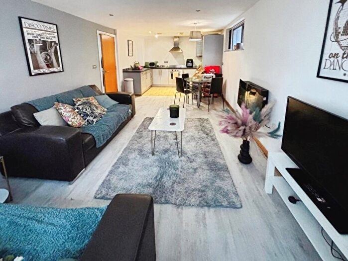 2 Bedroom Apartment To Rent In , Oldham Street, Liverpool, L1