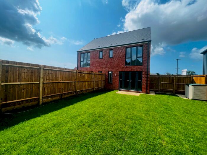 2 Bedroom Property To Rent In Twin Oaks Drive, Polegate, BN26