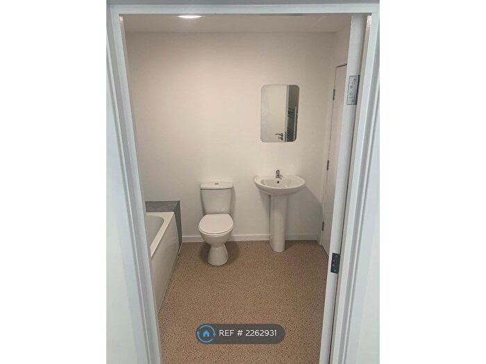 1 Bedroom Flat To Rent In Trinity Street, Taunton, TA1