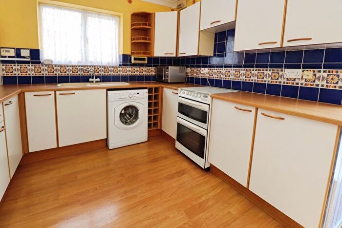 2 Bedroom Bungalow For Sale In Samsons Road, Brightlingsea, CO7