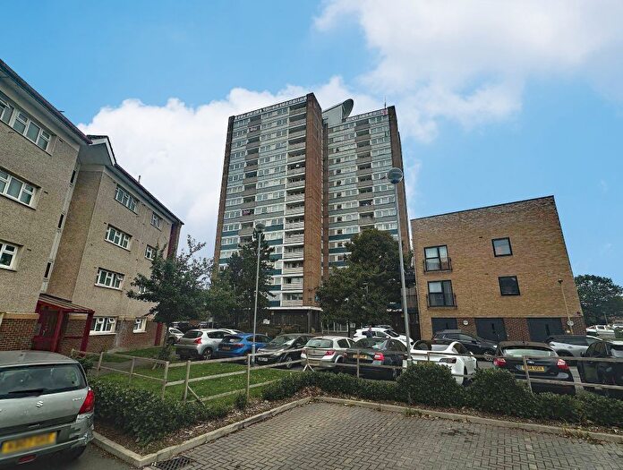 2 Bedroom Flat For Sale In Abbey View, Garsmouth Way, Watford, Hertfordshire, WD25