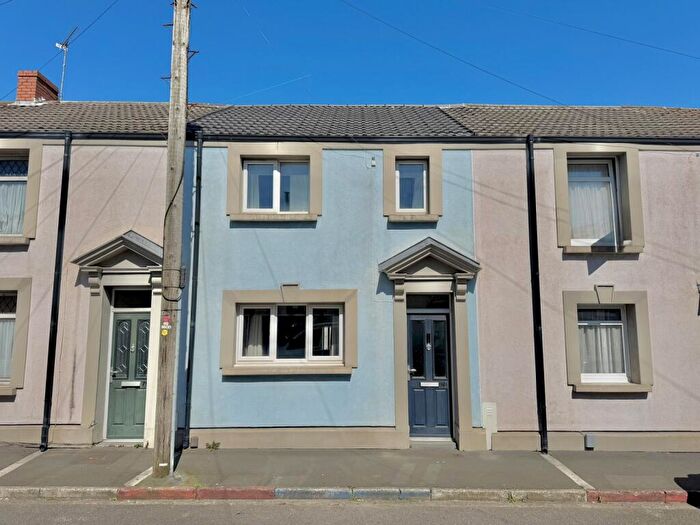 3 Bedroom Terraced House For Sale In Fleet Street, Swansea, City And County Of Swansea., SA1