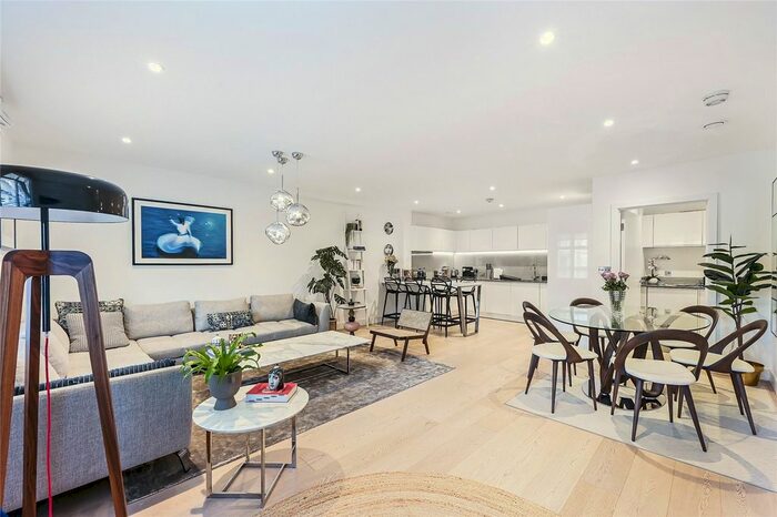 3 Bedroom Terraced House To Rent In Beavor Lane, London, W6