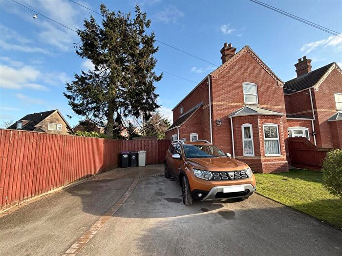 3 Bedroom Semi-Detached House For Sale In Linden Walk, Louth, LN11