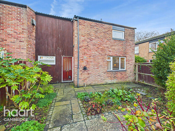3 Bedroom End Of Terrace House For Sale In Hazelwood Close, Cambridge, CB4