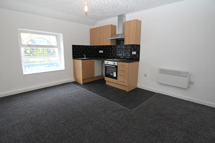 1 Bedroom Flat To Rent In Oldham, OL1
