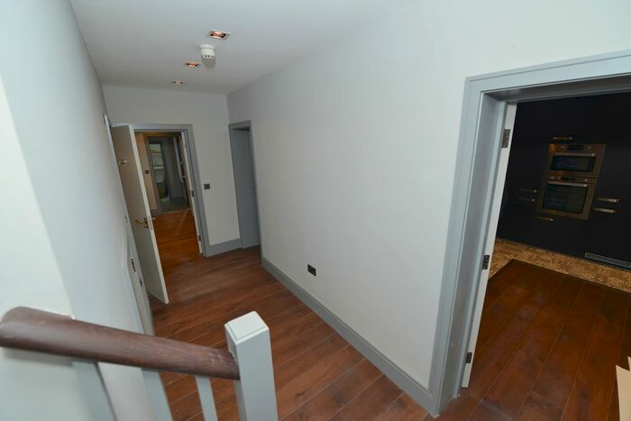 3 Bedroom Flat To Rent In Sutherland Avenue, London, W9