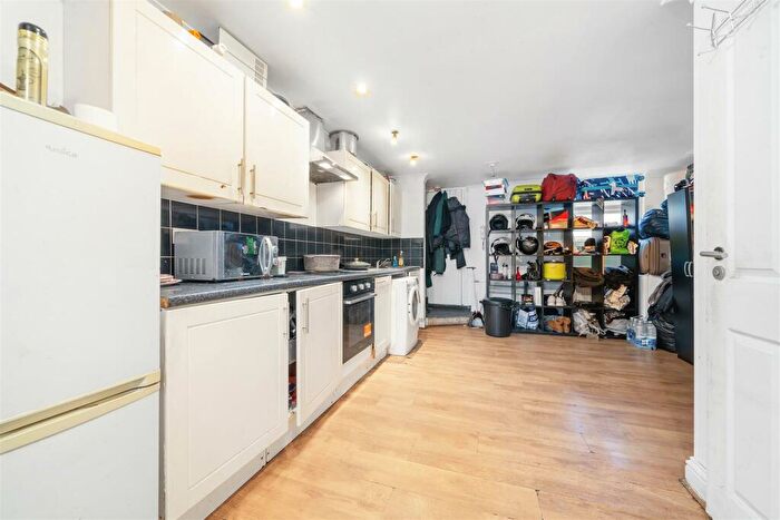 Studio For Sale In Maple Road, London, SE20